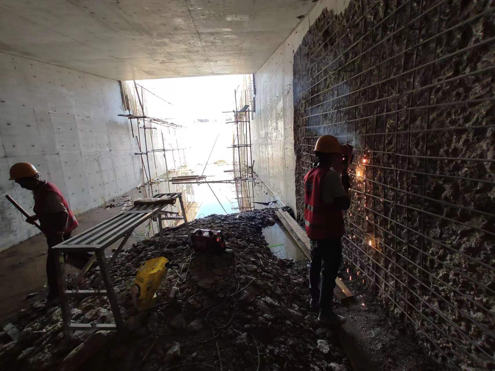 白城挖断承重墙导致楼体开裂，加固施工方案出炉